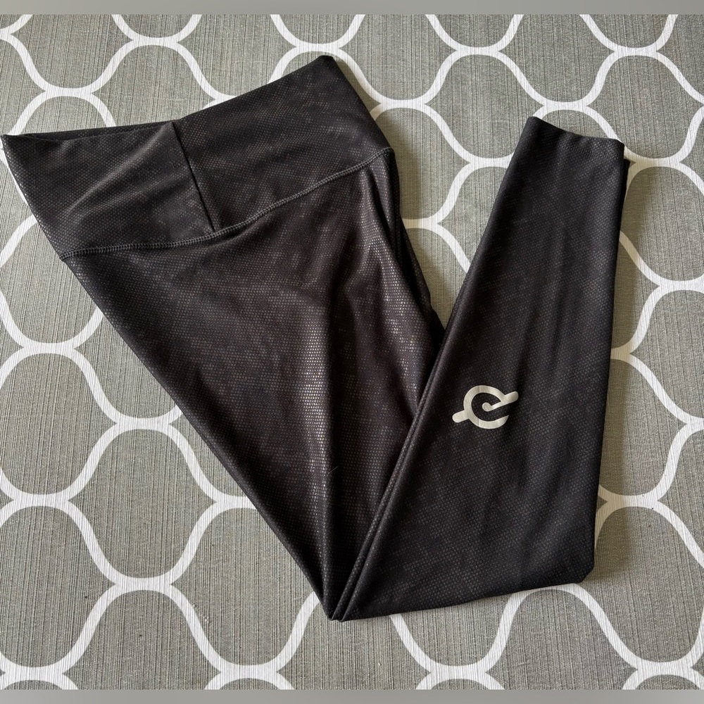 PELOTON Black High-Waisted Pattern Leggings - Picture 2 of 10